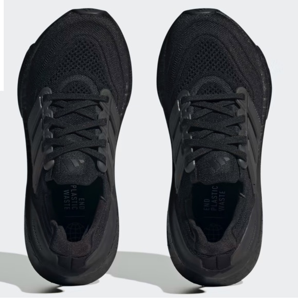 adidas UltraBOOST Light J Triple Black - Picture 6 of 10